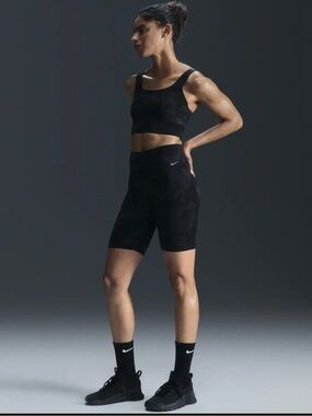 Small- Nike Zenvy Tie-Dye Gentle-Support High-Waisted 8" Biker Shorts + Bra